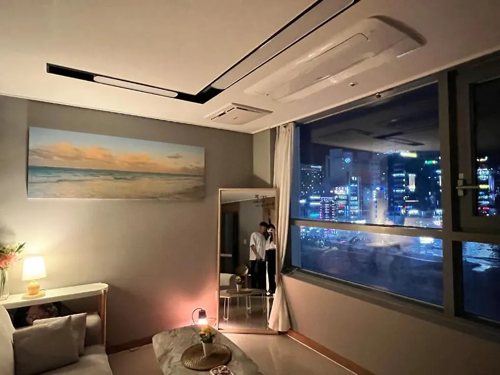 Apartment Where Gwangalli Beach Is Right Outside Your Window Busan