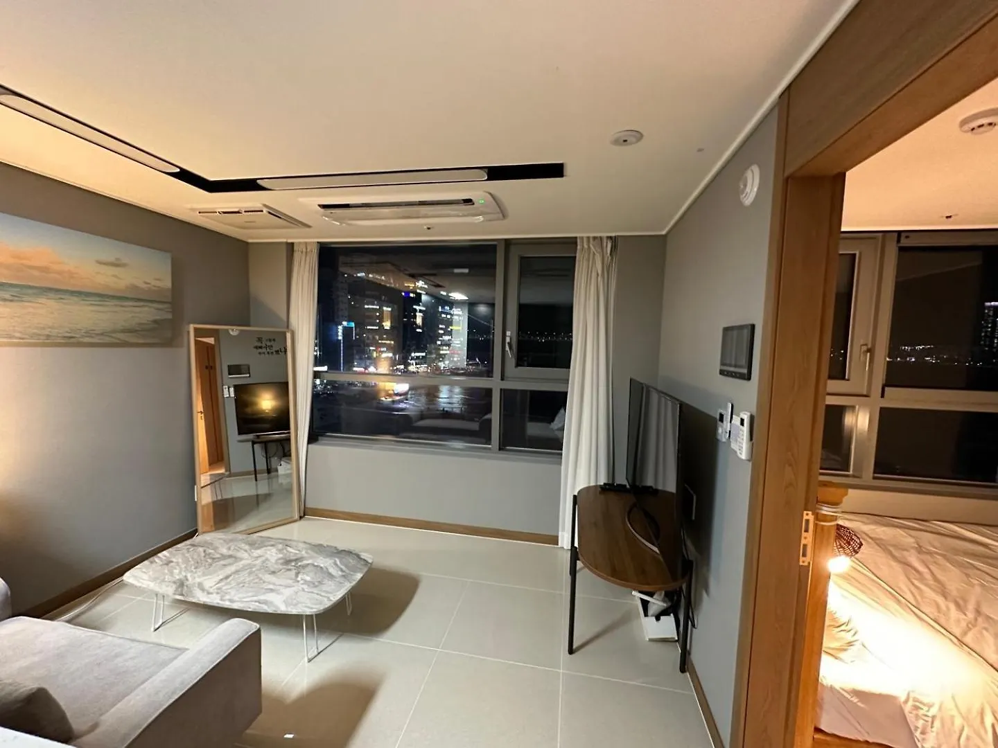 Apartment Where Gwangalli Beach Is Right Outside Your Window Busan